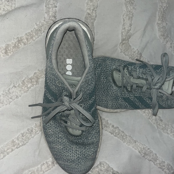 Adidas boost tennis shoes - Picture 4 of 4